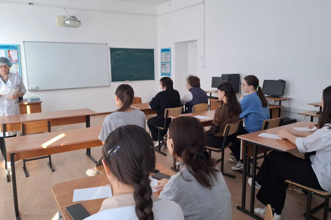 Круглый стол «Между нами, девочками»